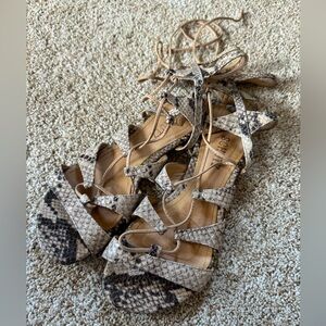 Schutz Erlina Gladiator Sandals - Size 6.5